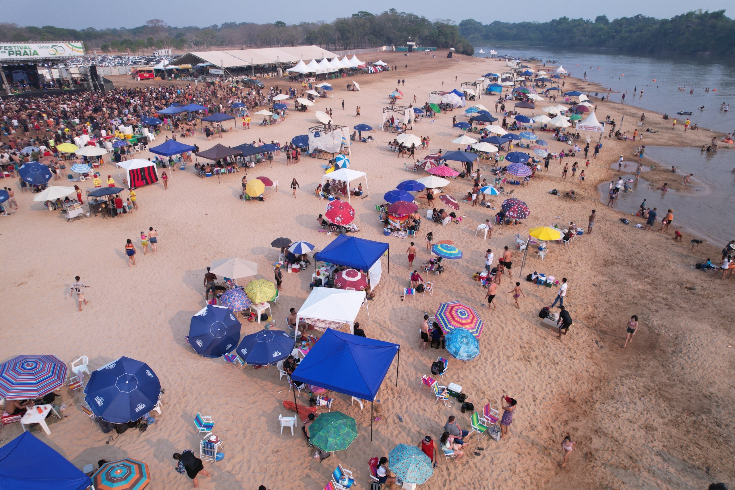 Manu Bathidão e Marcynho Sensasão animam o festival de praia neste fim de semana 