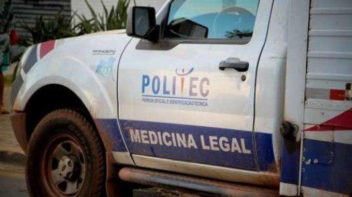 Motorista de 46 anos é encontrado morto dentro de caminhão