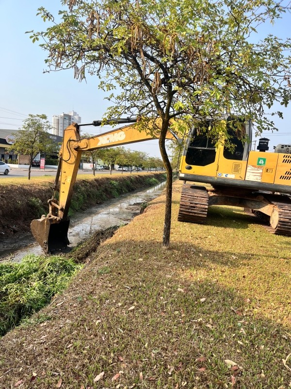 Obras intensifica trabalhos de limpeza e manutenção urbana no início do período chuvoso