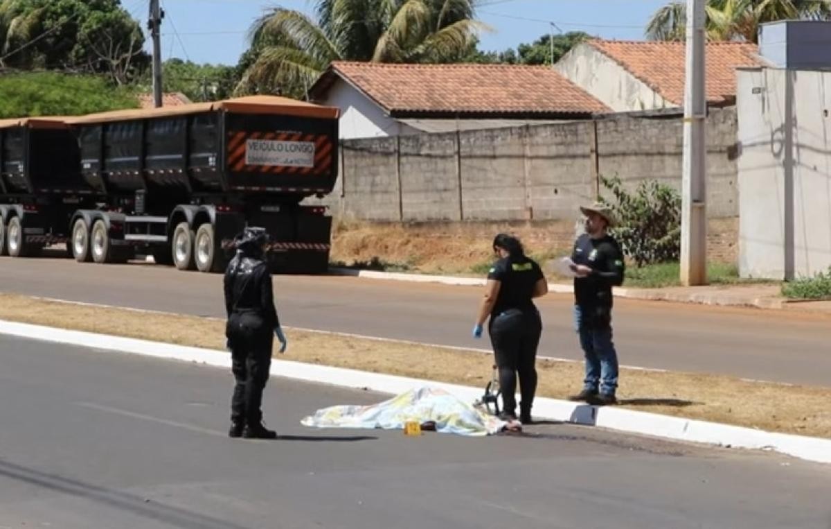 Jovem de 18 anos morre em colisão com Strada em avenida no interior